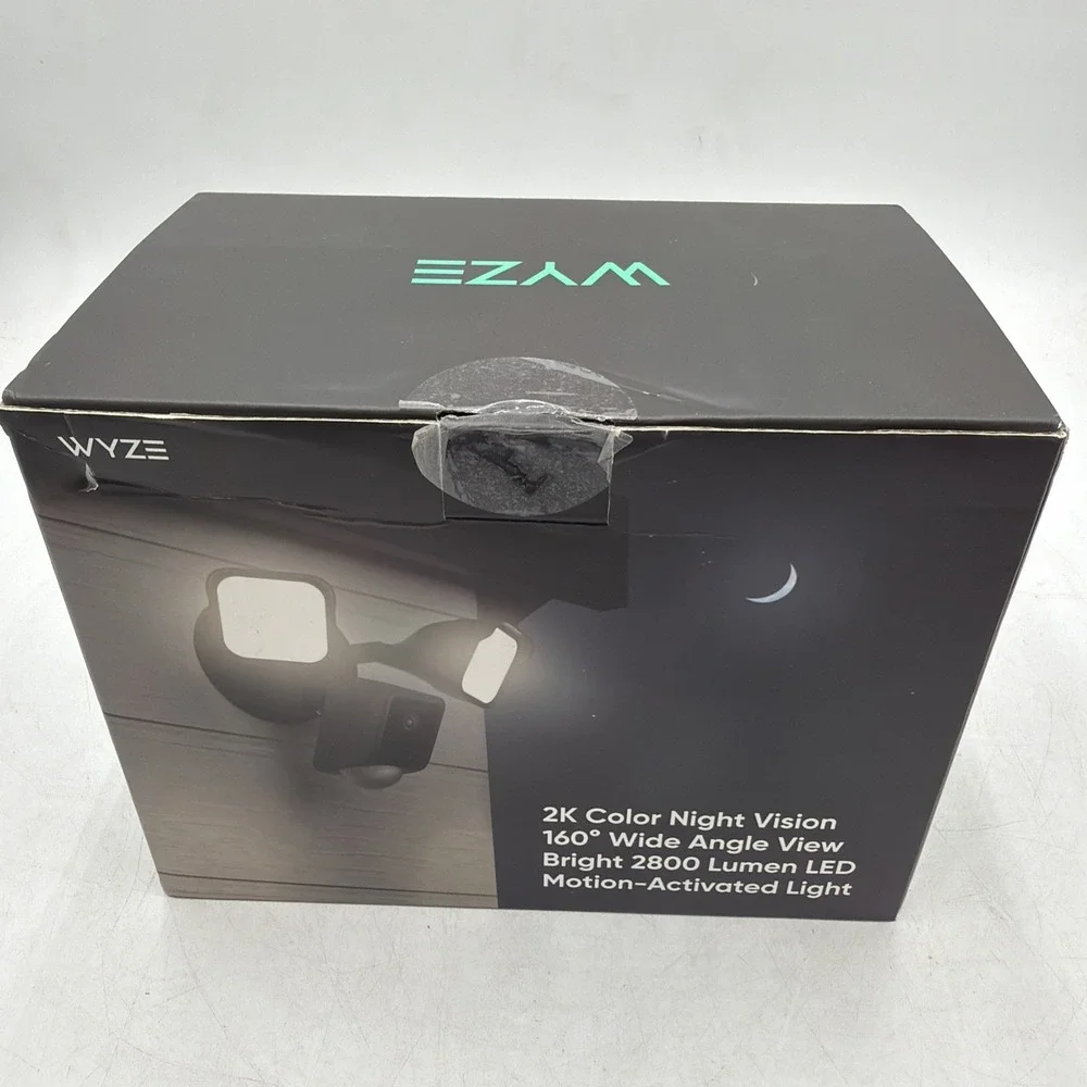 Wyze Cam Floodlight V2 Motion-Activated 2K HD Color Night Vision Camera